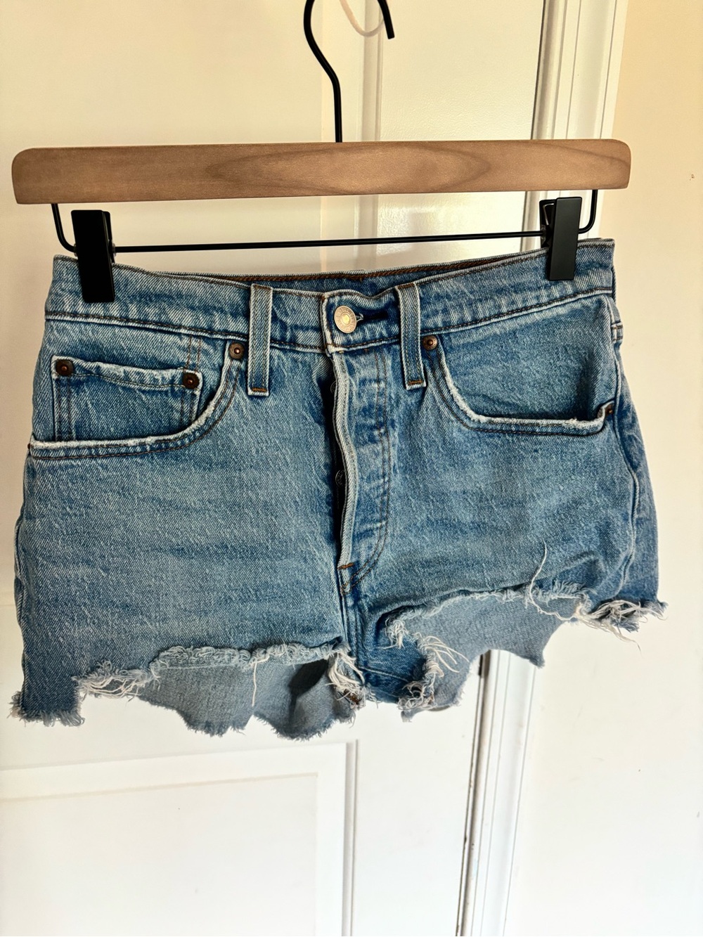 Levi’s 501 Cut Off Shorts